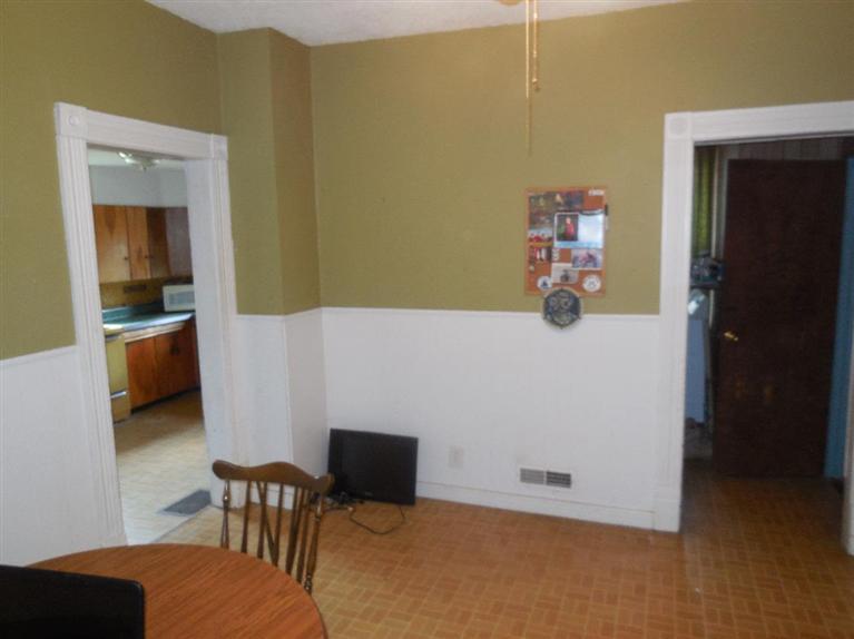 716 South 6th Street Clinton, IA 52732 - Photo 6 of 14 Gallery Image 6