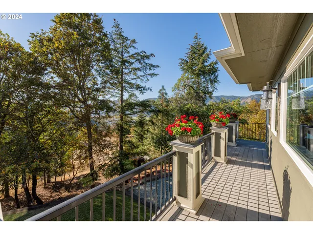 $1,399,000 | 317 Aker Drive, Myrtle Creek, OR 97457