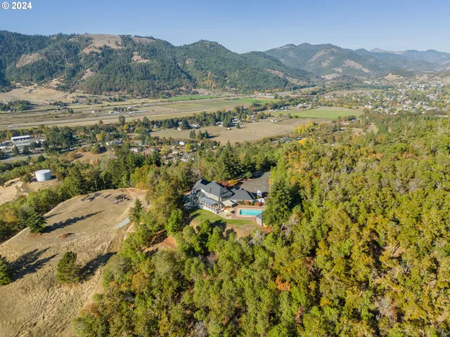 $1,399,000 | 317 Aker Drive, Myrtle Creek, OR 97457
