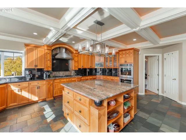 $1,399,000 | 317 Aker Drive, Myrtle Creek, OR 97457