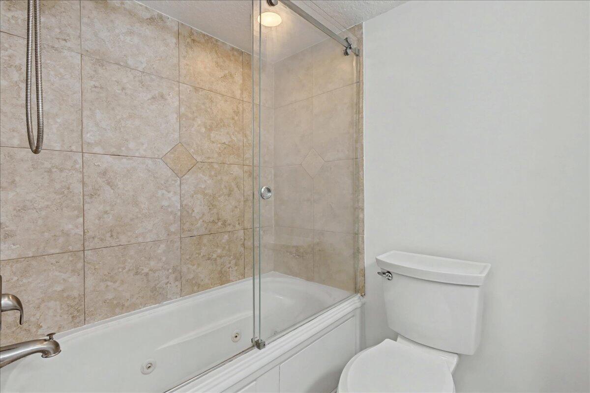 765 Jeffery Street, Unit 1301 Boca Raton, FL 33487 - Photo 25 of 42 Primary Bathroom