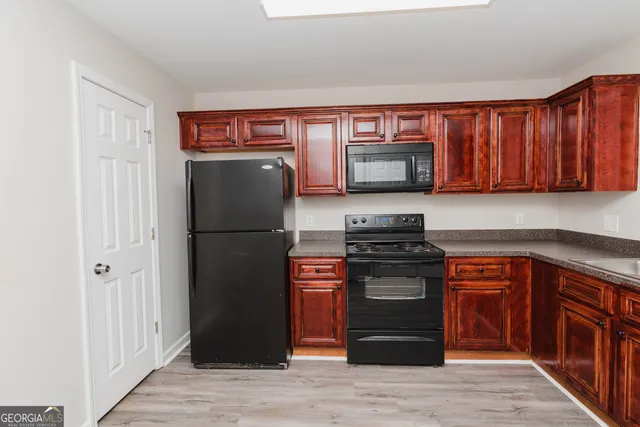 $1,395 | 424 WI Parkway, Dallas, GA 30132