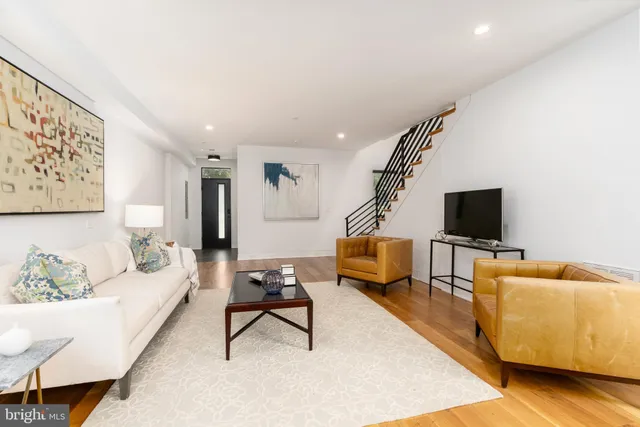 $5,500 | 103 17th Street Southeast, Washington, DC 20003