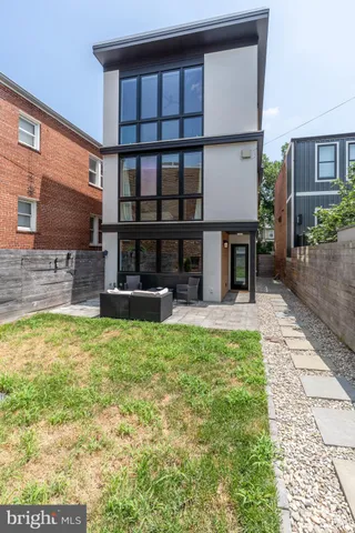 $5,500 | 103 17th Street Southeast, Washington, DC 20003