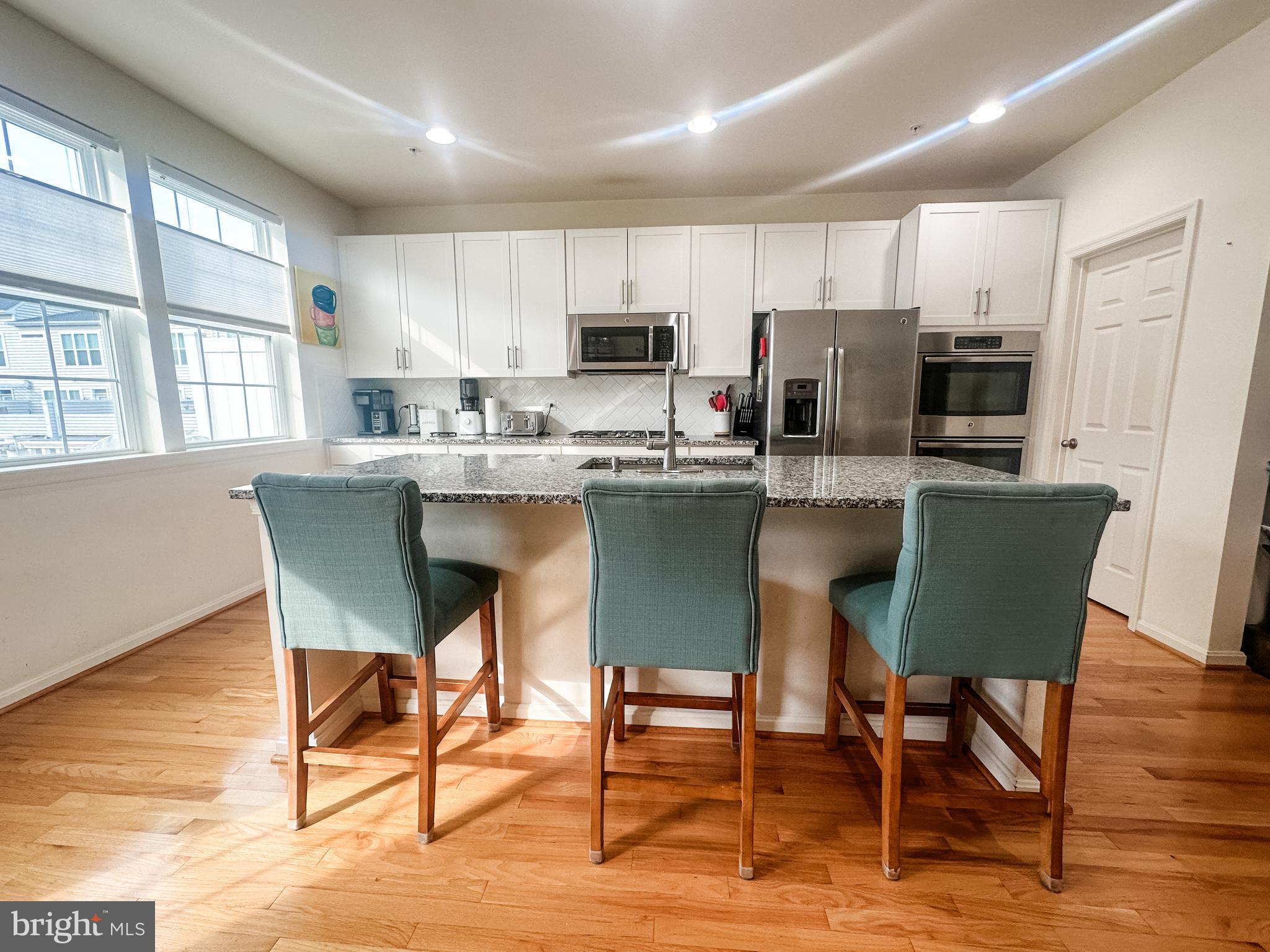 634 Blandwood Road Frederick, MD 21701 - Photo 4 of 11 Island with seating