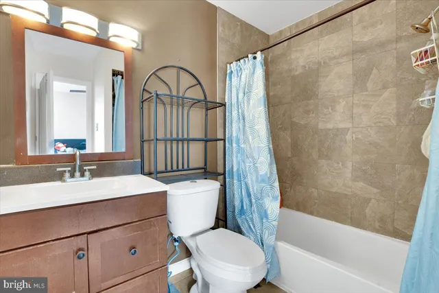 $345,000 | 6121 North Hil Mar Circle, District Heights, MD 20747