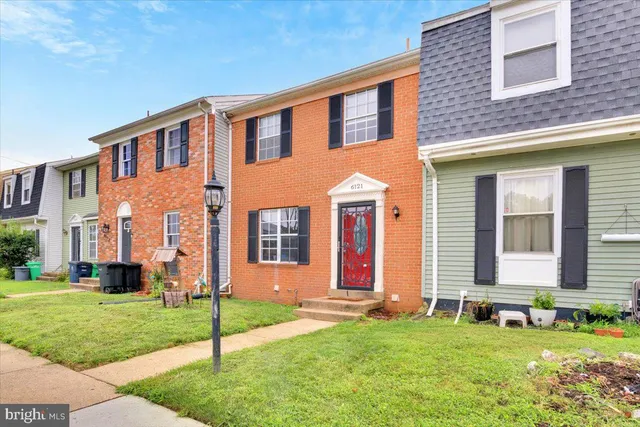 $345,000 | 6121 North Hil Mar Circle, District Heights, MD 20747