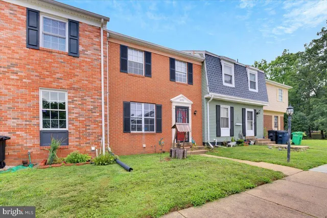 $345,000 | 6121 North Hil Mar Circle, District Heights, MD 20747