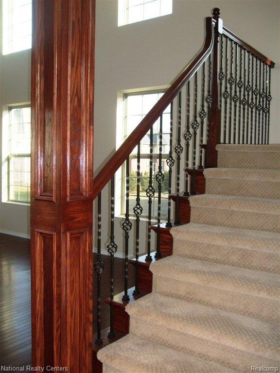 4029 Patricia Court Rochester, MI 48306 - Photo 20 of 24 Franklin Stairwell (2).JPG