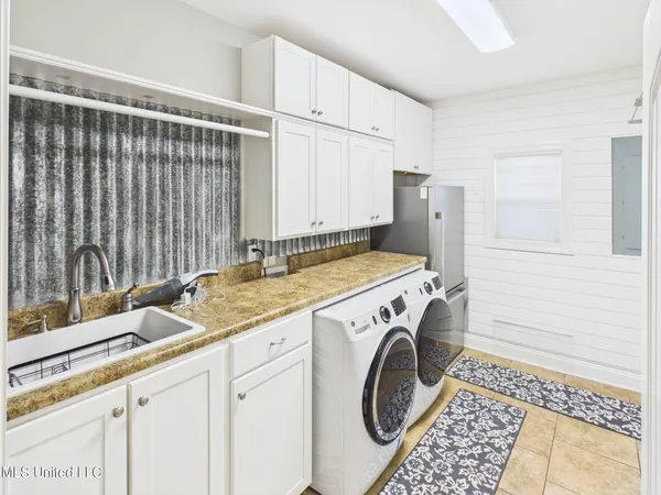 $605,000 | 1108 Merloun Drive, Olive Branch, MS 38654