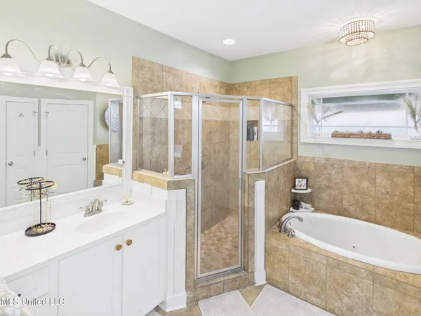 $605,000 | 1108 Merloun Drive, Olive Branch, MS 38654