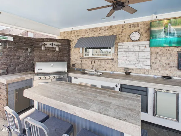 $605,000 | 1108 Merloun Drive, Olive Branch, MS 38654