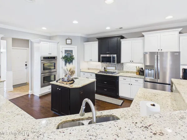 $605,000 | 1108 Merloun Drive, Olive Branch, MS 38654