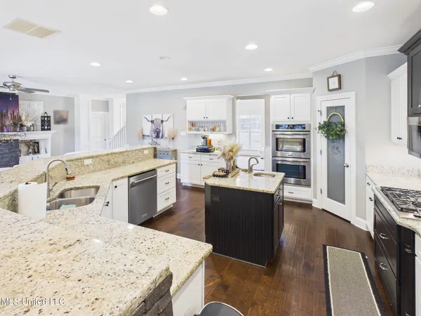 $605,000 | 1108 Merloun Drive, Olive Branch, MS 38654