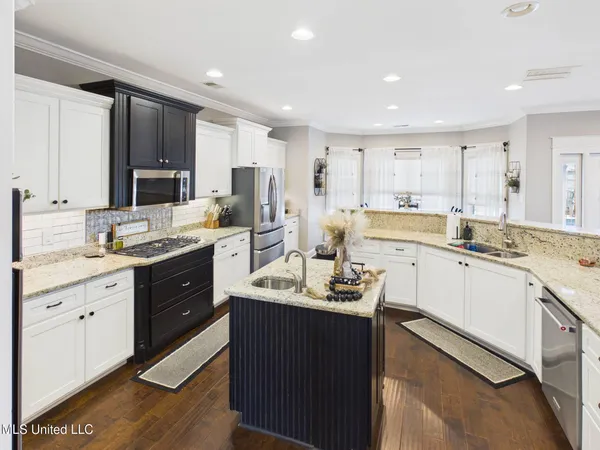 $605,000 | 1108 Merloun Drive, Olive Branch, MS 38654