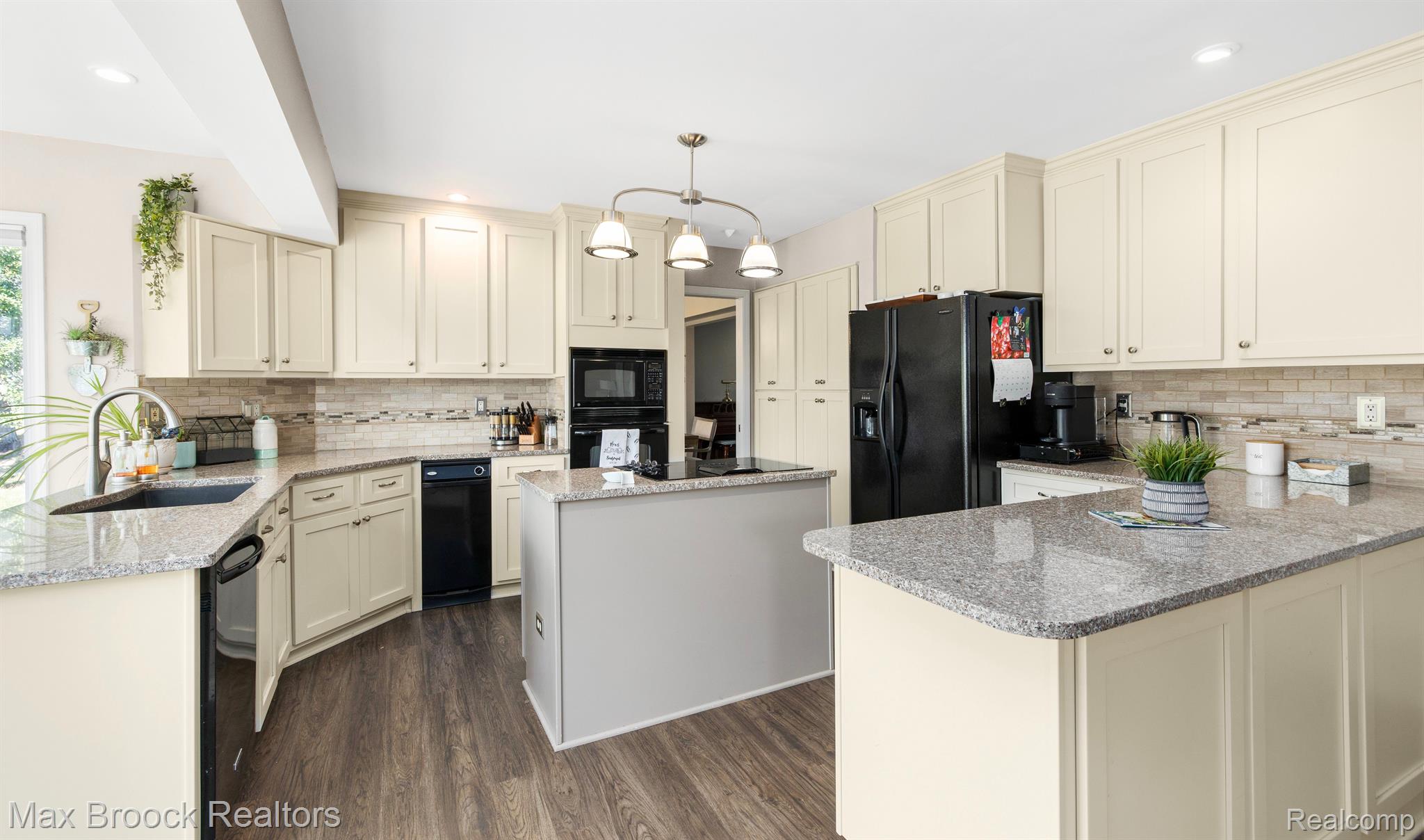 14550 26 Mile Road Utica, MI 48315 - Photo 7 of 51 GRANITE COUNTER TOPS