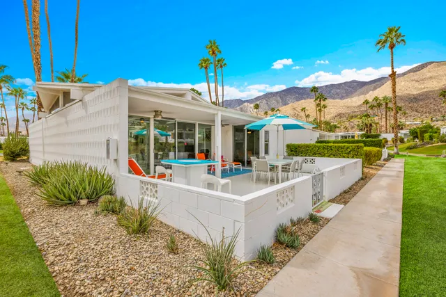 $959,900 | 566 East Flor Circle, Palm Springs, CA 92264