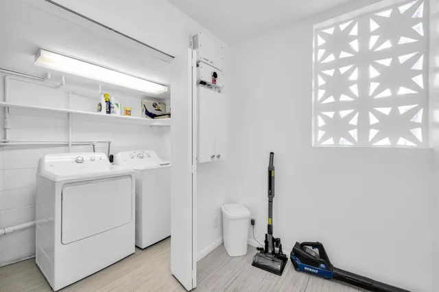 $959,900 | 566 East Flor Circle, Palm Springs, CA 92264