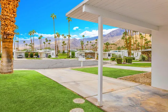$959,900 | 566 East Flor Circle, Palm Springs, CA 92264