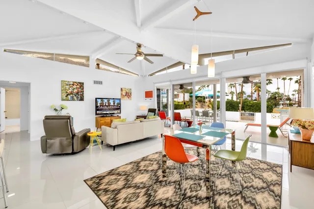 $959,900 | 566 East Flor Circle, Palm Springs, CA 92264