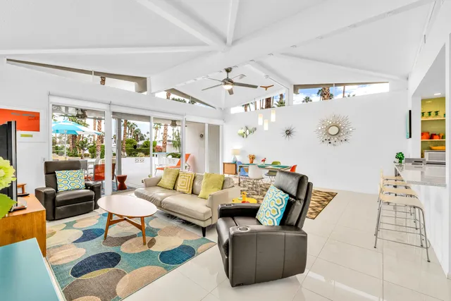 $959,900 | 566 East Flor Circle, Palm Springs, CA 92264