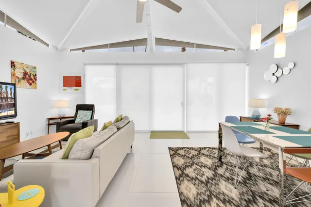 $959,900 | 566 East Flor Circle, Palm Springs, CA 92264