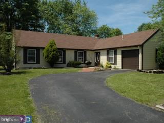 24 Hanover Road Marlton, NJ 08053 - Photo 1 of 6