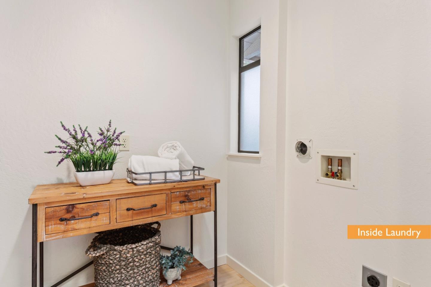 460 Aspen Way Los Altos, CA 94024 - Photo 26 of 30 a room with a table and a potted plant