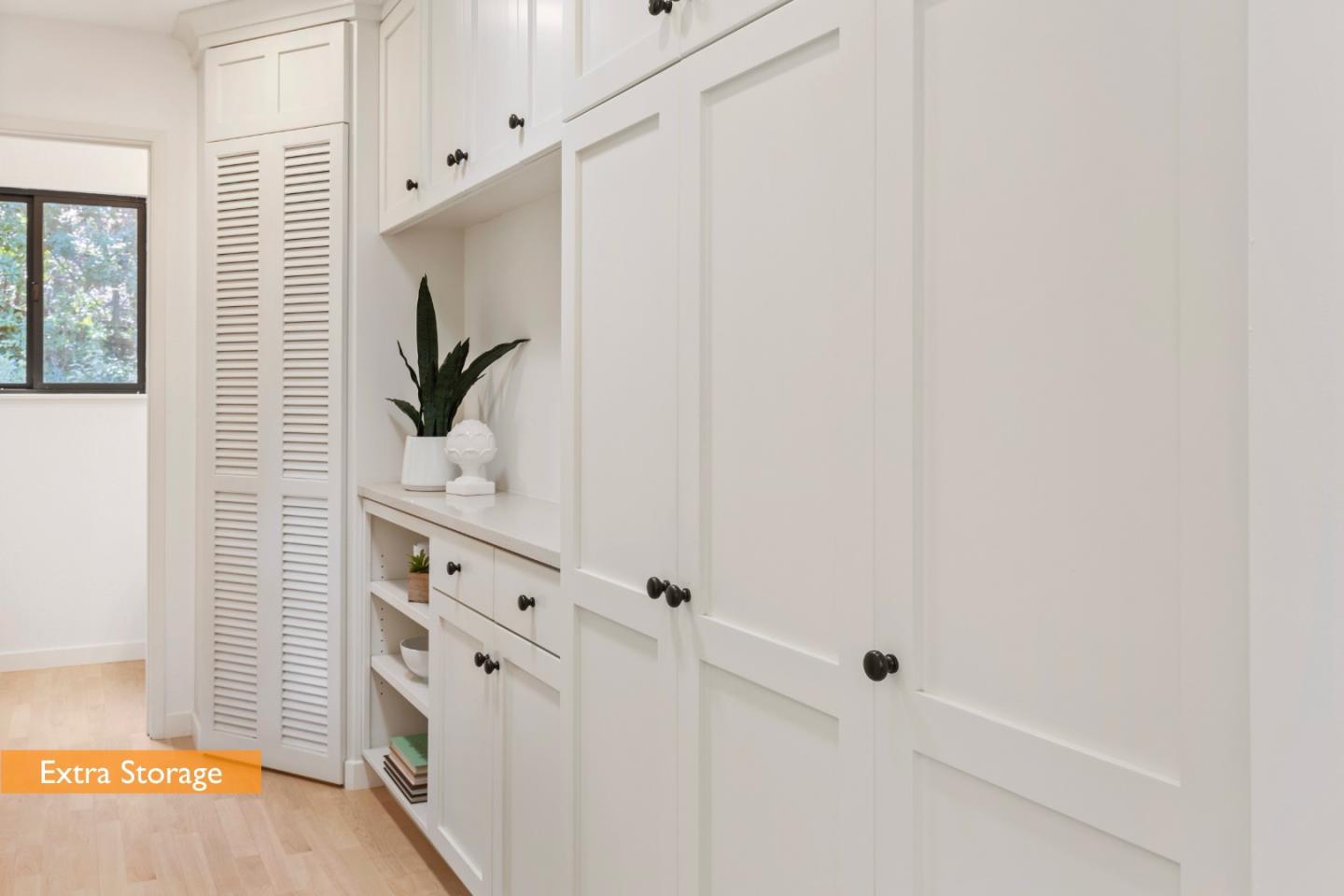 460 Aspen Way Los Altos, CA 94024 - Photo 27 of 30 a bathroom with a shower