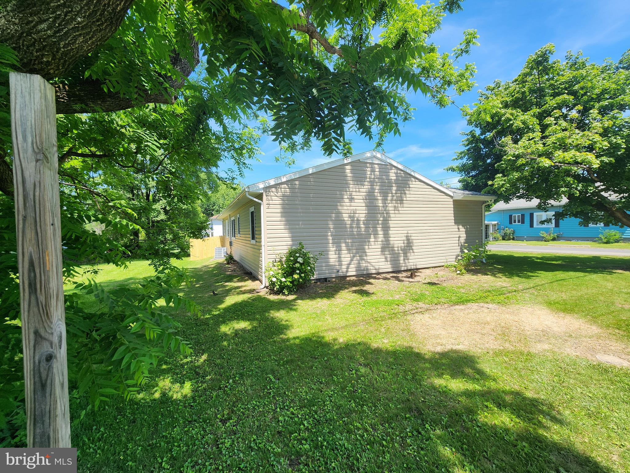 412 Everett Place Romney, WV 26757 - Photo 5 of 38