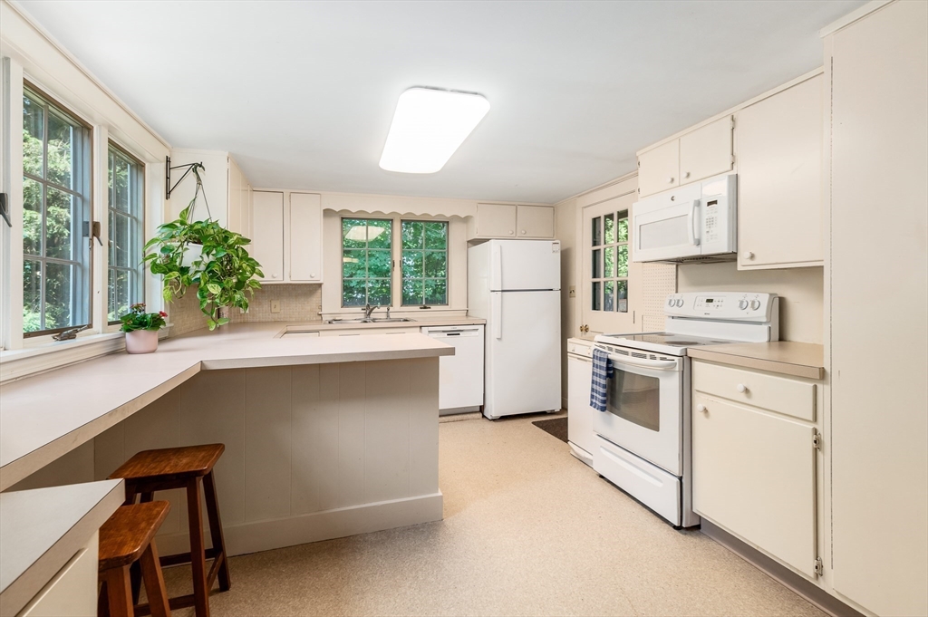 49 Walnut Road Hamilton, MA 01982 - Photo 15 of 31
