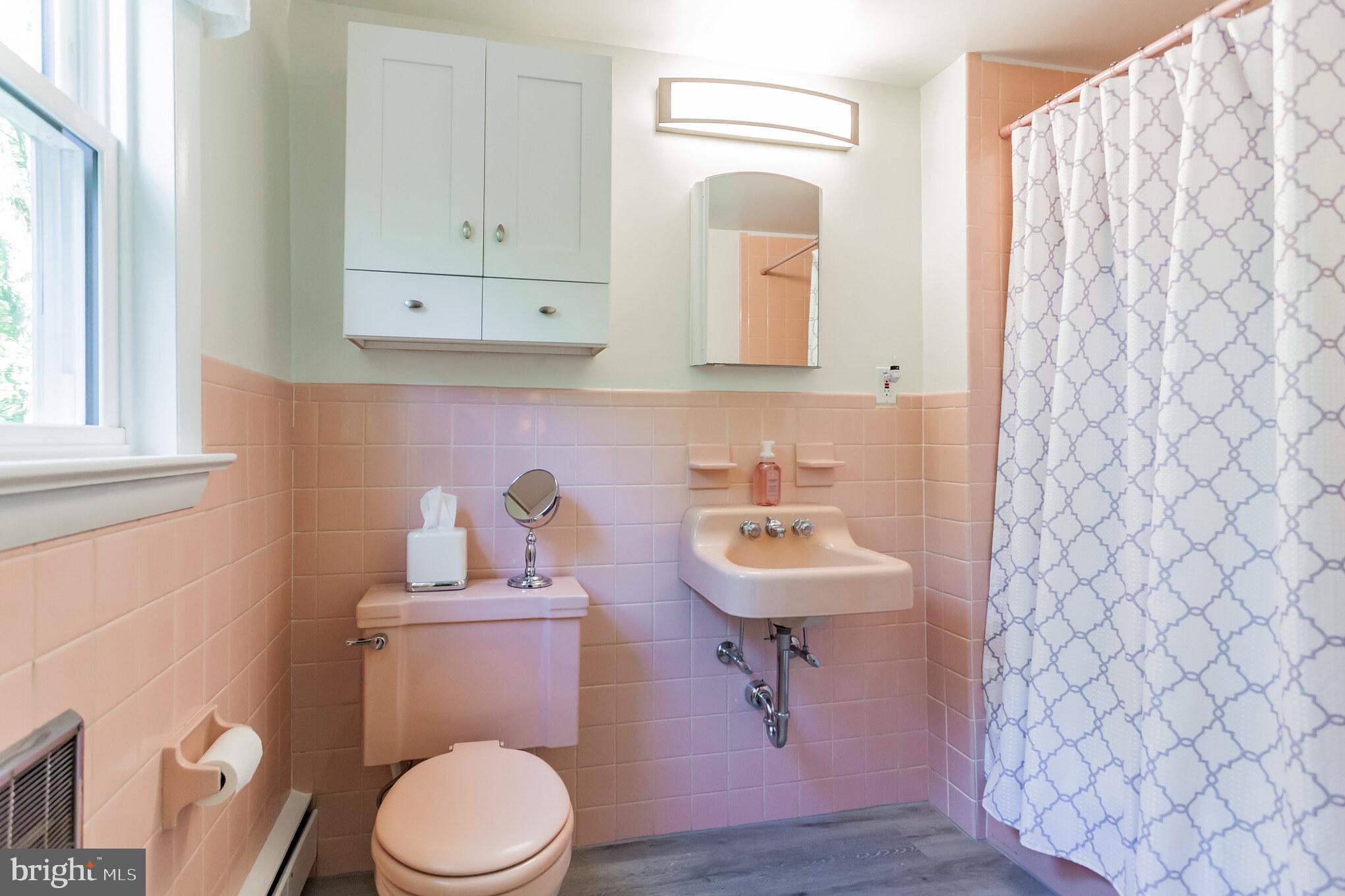 1908 Westover Road Yardley, PA 19067 - Photo 22 of 29 2nd Floor full 3-piece bathroom