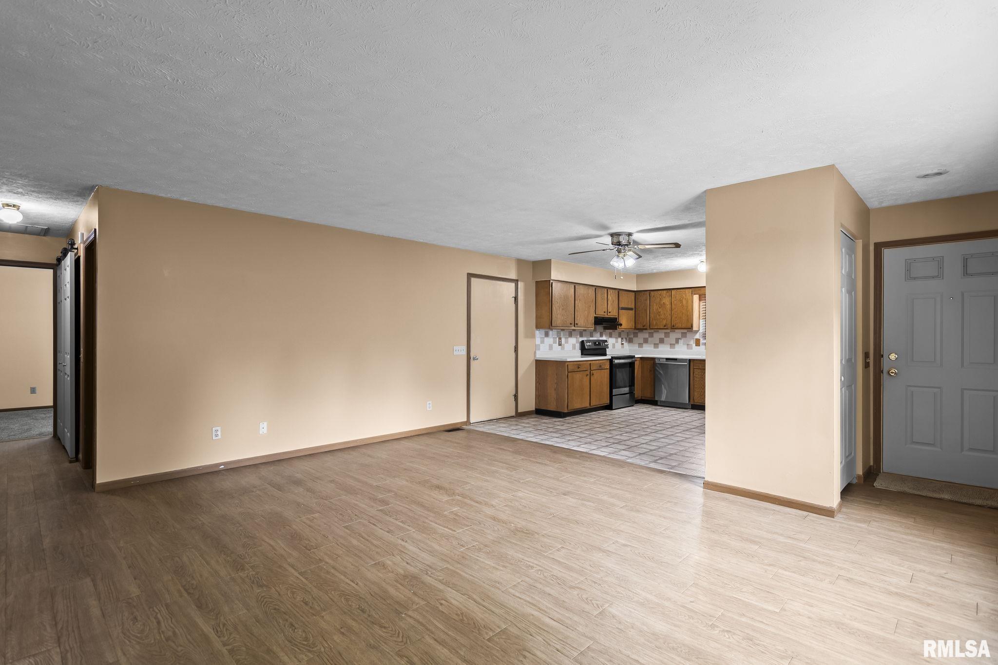 5225 Buford Street Springfield, IL 62703 - Photo 5 of 28