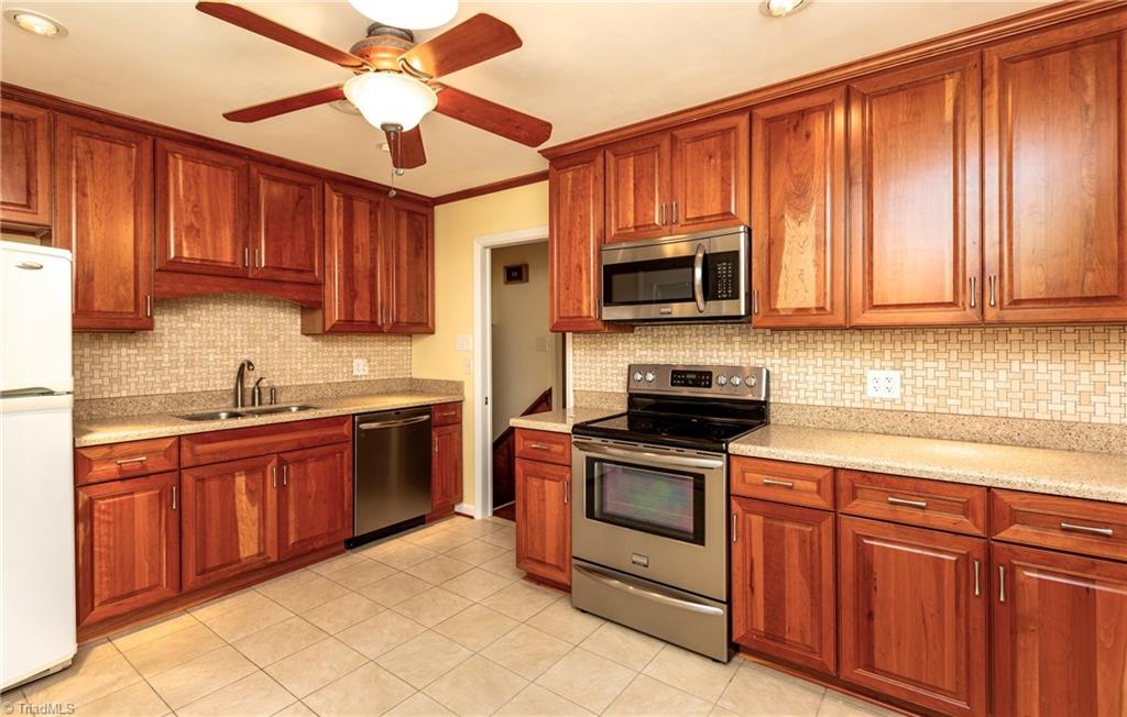 1309 Fleming Road Greensboro, NC 27410 - Photo 5 of 24