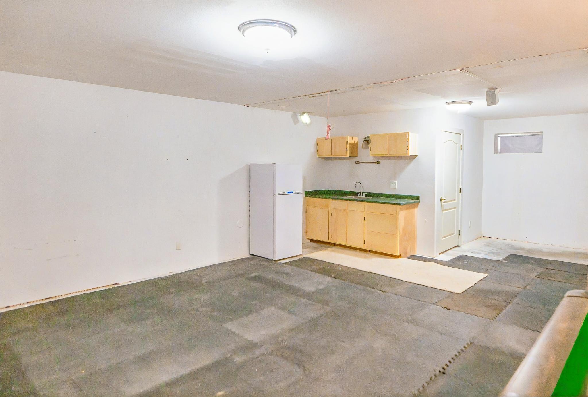 6620 Scottsbluff Road Klamath Falls, OR 97601 - Photo 35 of 51 Kitchenet in Basement