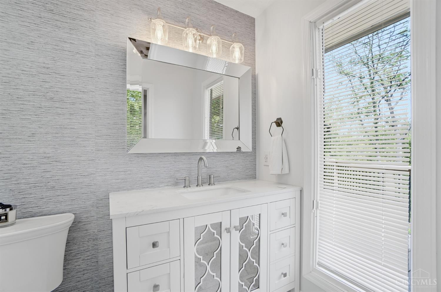 6594 Springdale Road Cincinnati, OH 45247 - Photo 21 of 57