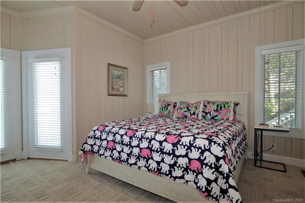 140 Lakeridge Rd Lake Lake Lure, NC 28746 - Photo 12 of 37