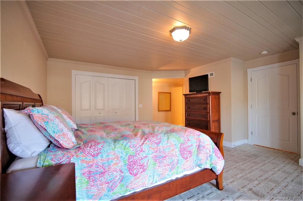 140 Lakeridge Rd Lake Lake Lure, NC 28746 - Photo 21 of 37