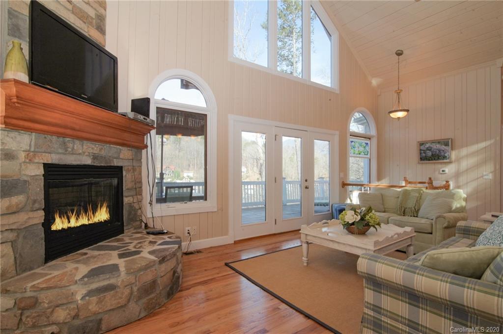 140 Lakeridge Rd Lake Lake Lure, NC 28746 - Photo 5 of 37