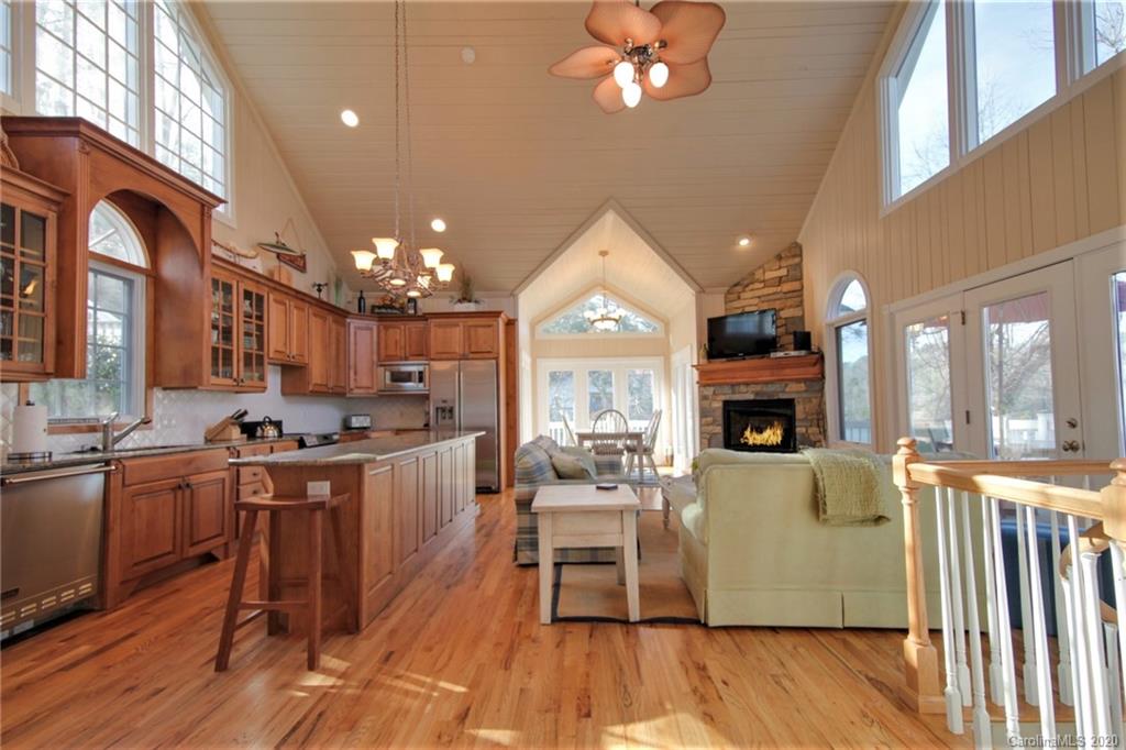 140 Lakeridge Rd Lake Lake Lure, NC 28746 - Photo 6 of 37