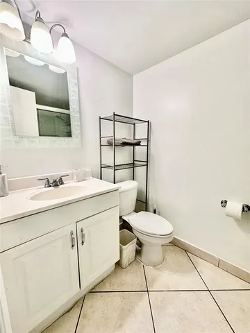 $2,150 | 200 Leslie Drive, Unit 523, Hallandale Beach, FL 33009