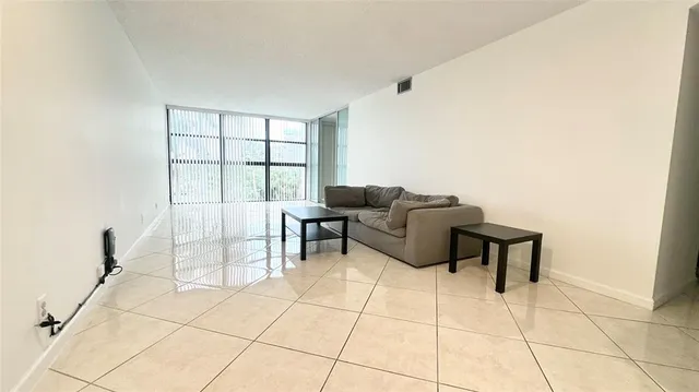 $2,150 | 200 Leslie Drive, Unit 523, Hallandale Beach, FL 33009
