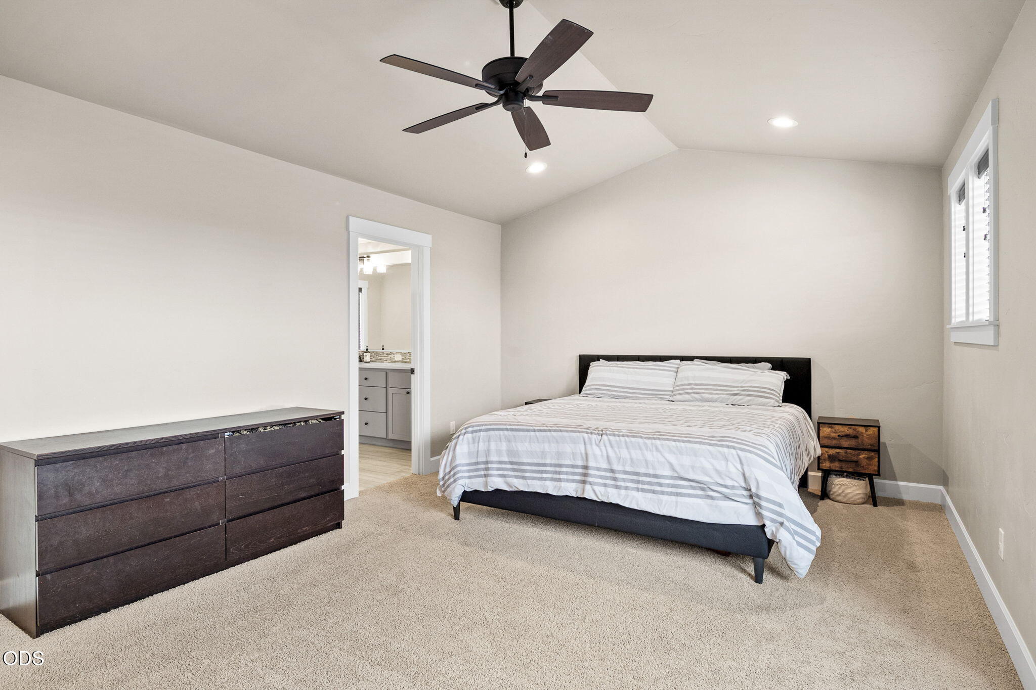 736 Northwest 27th Street Redmond, OR 97756 - Photo 17 of 26