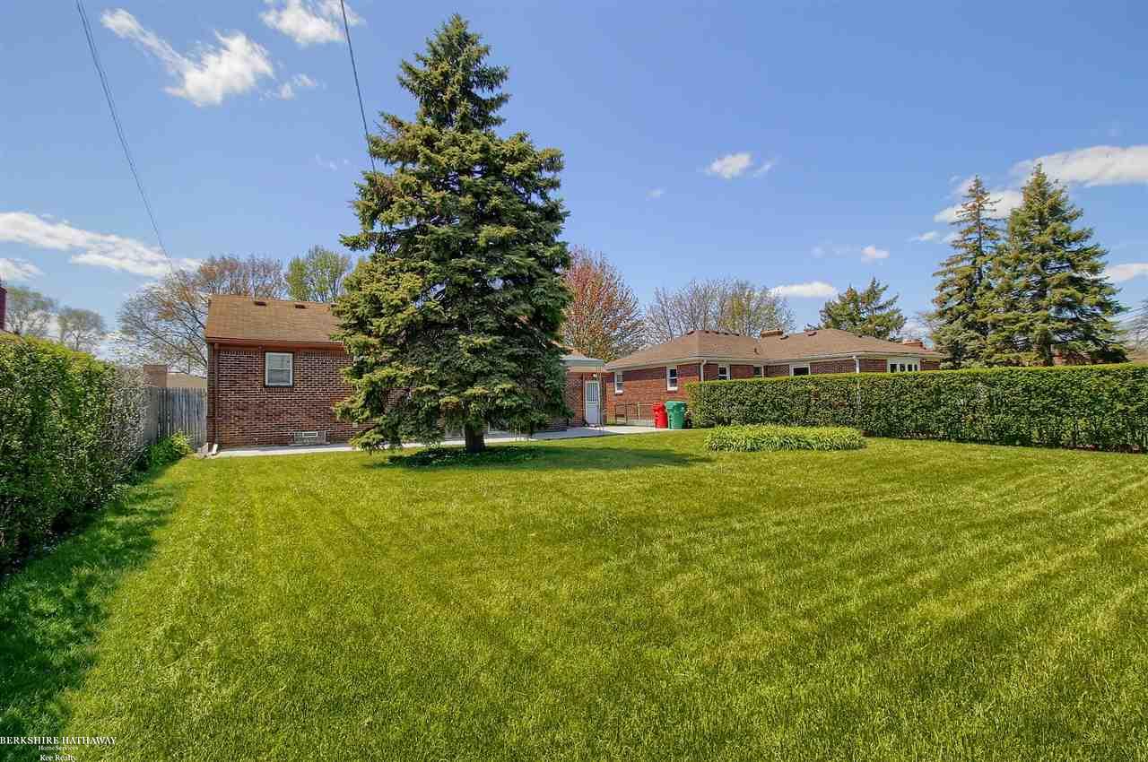 23782 Roxana Avenue Eastpointe, MI 48021 - Photo 31 of 32 50011288-30.JPG
