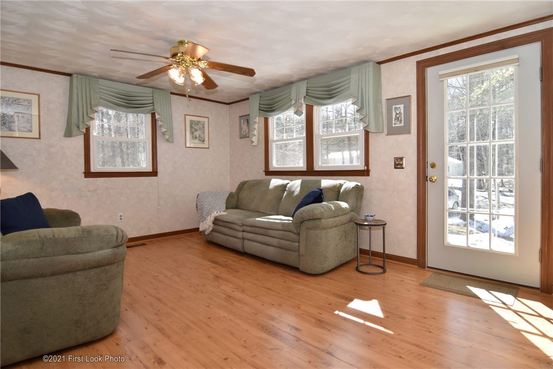 40 Pound Road Glocester, RI 02814 - Photo 5 of 30 Living Room