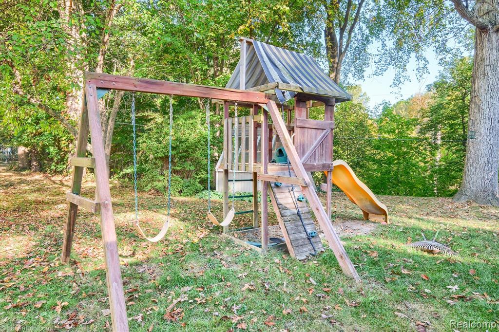 2441 Pollock Road Grand Blanc, MI 48439 - Photo 48 of 50