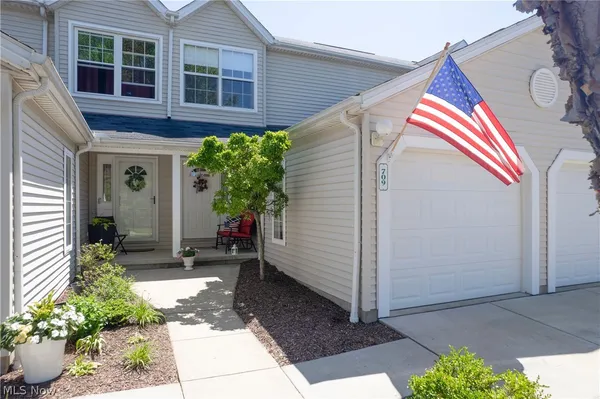 $235,000 | 709 Gold Leaf Court, Streetsboro, OH 44241