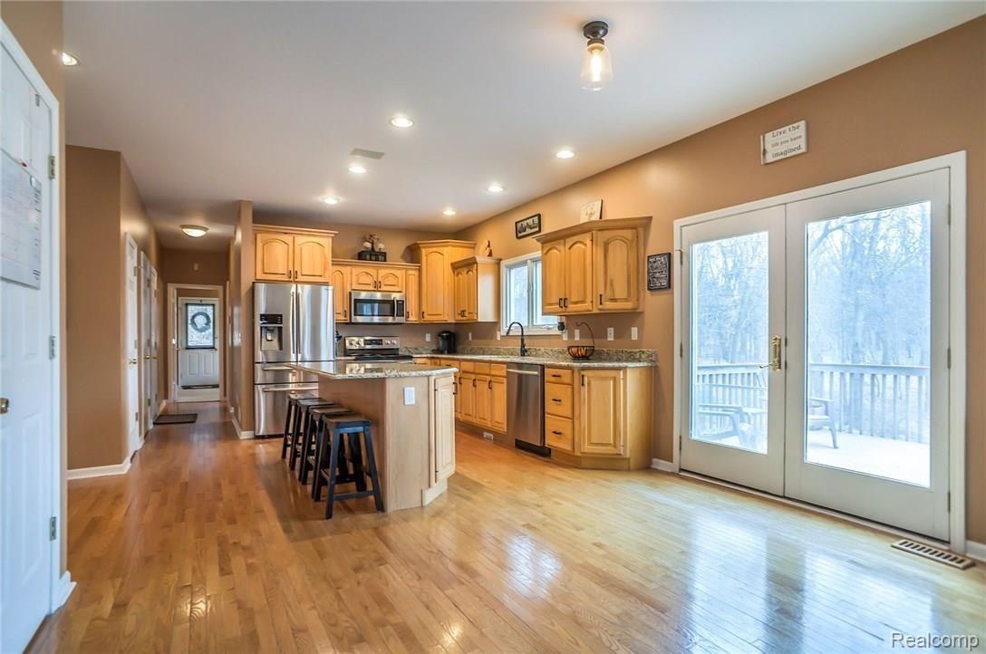 5493 Pingree Road Howell, MI 48843 - Photo 5 of 20 8.jpg