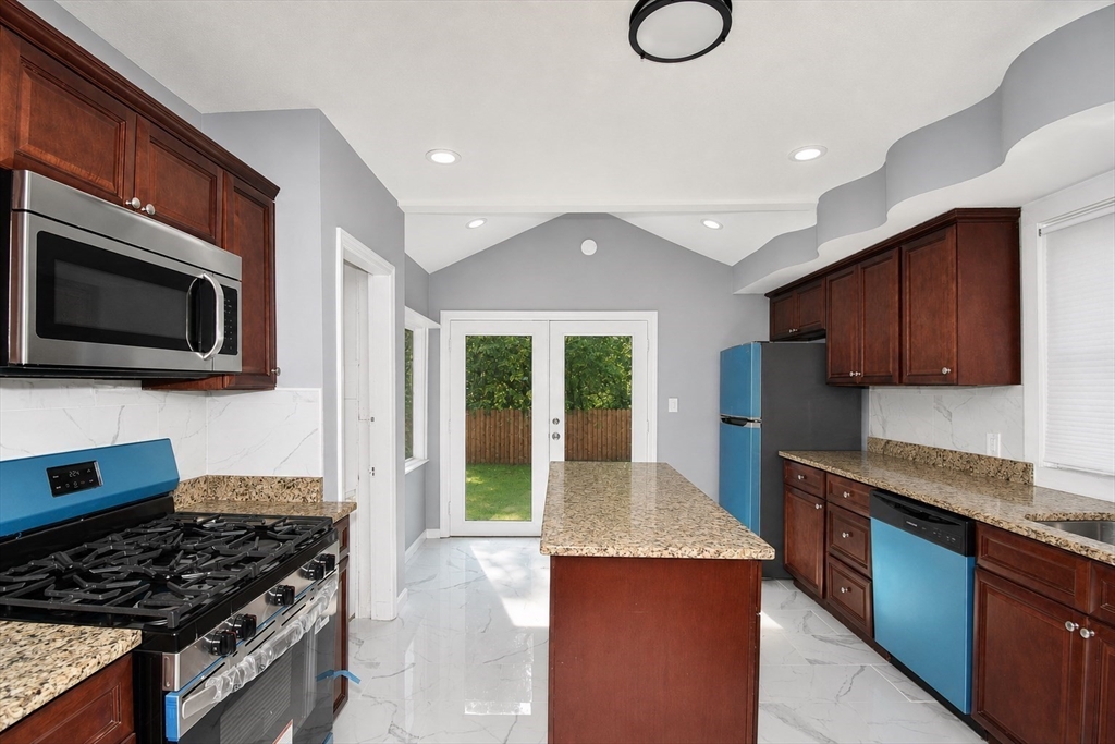 119 Littleton Street Springfield, MA 01104 - Photo 6 of 23 Gallery Image 6