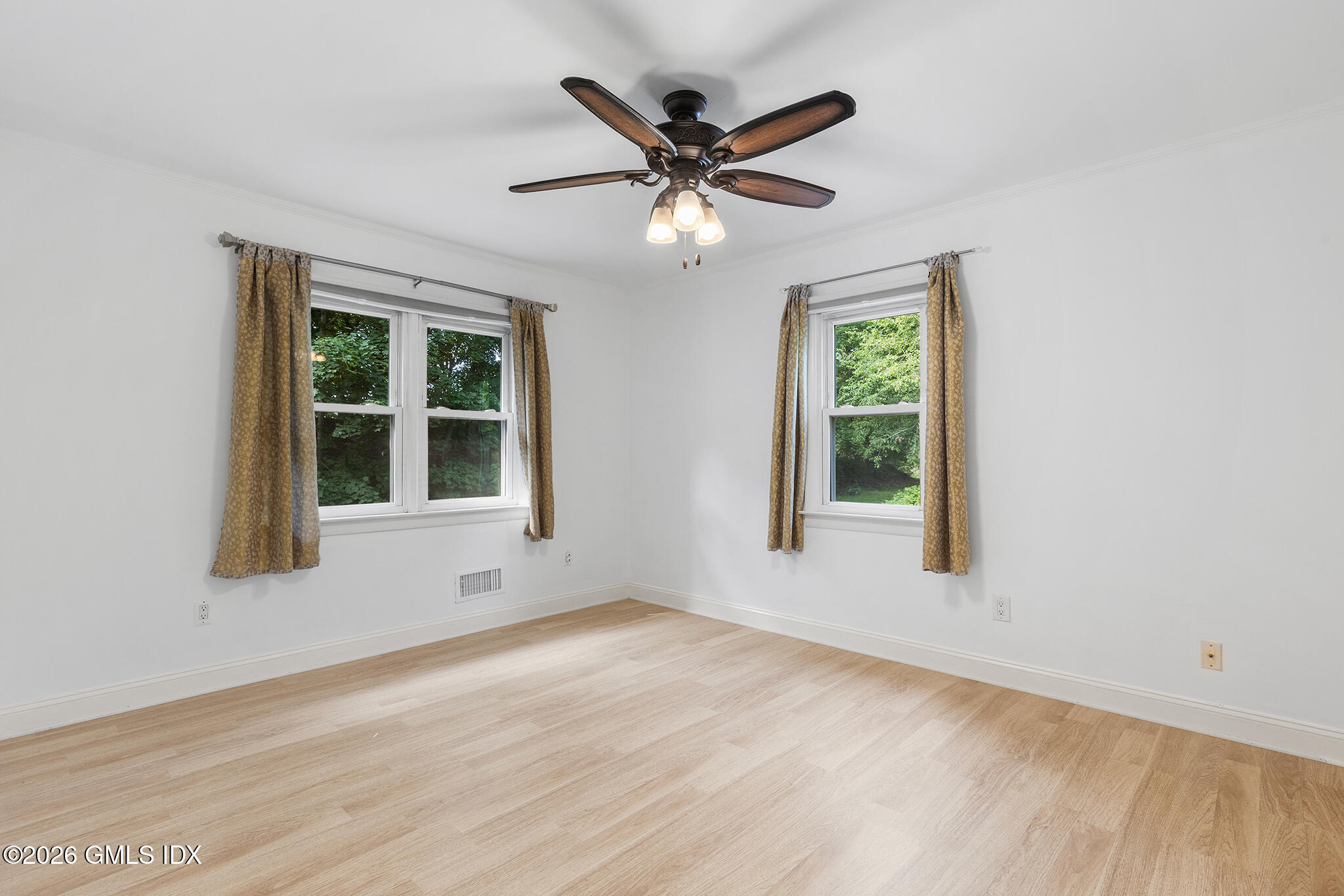 241 Pemberwick Road Greenwich, CT 06831 - Photo 16 of 39 241 Pemberwick Rd. Greenwich, CT-017